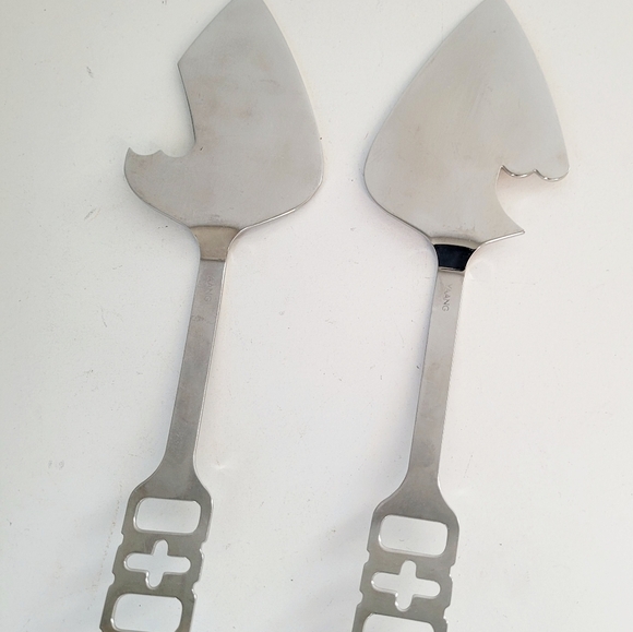 Yaang Stainless Steele and Rhinestone Accent Connecting Hearts Cake Server - Picture 4 of 7